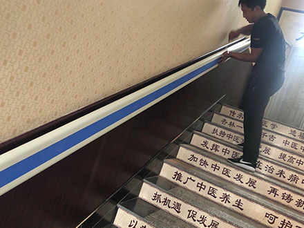 老年人扶手怎么裝置呢?